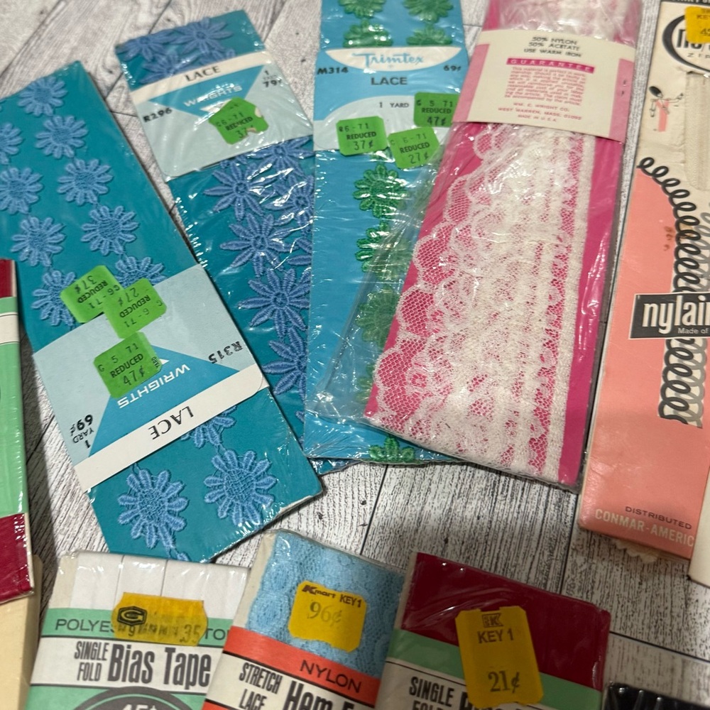 Assorted Sewing Notions Collection - Picture 7 of 7